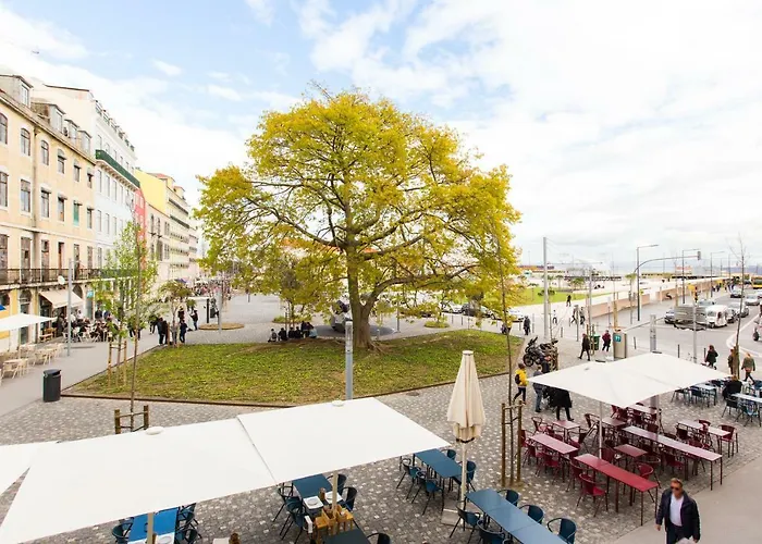 Bacalhoeiros 99 - Beautiful And Bright @ Baixa, Chiado