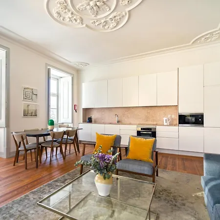 Bacalhoeiros 99 - Beautiful And Bright @ Baixa, Chiado